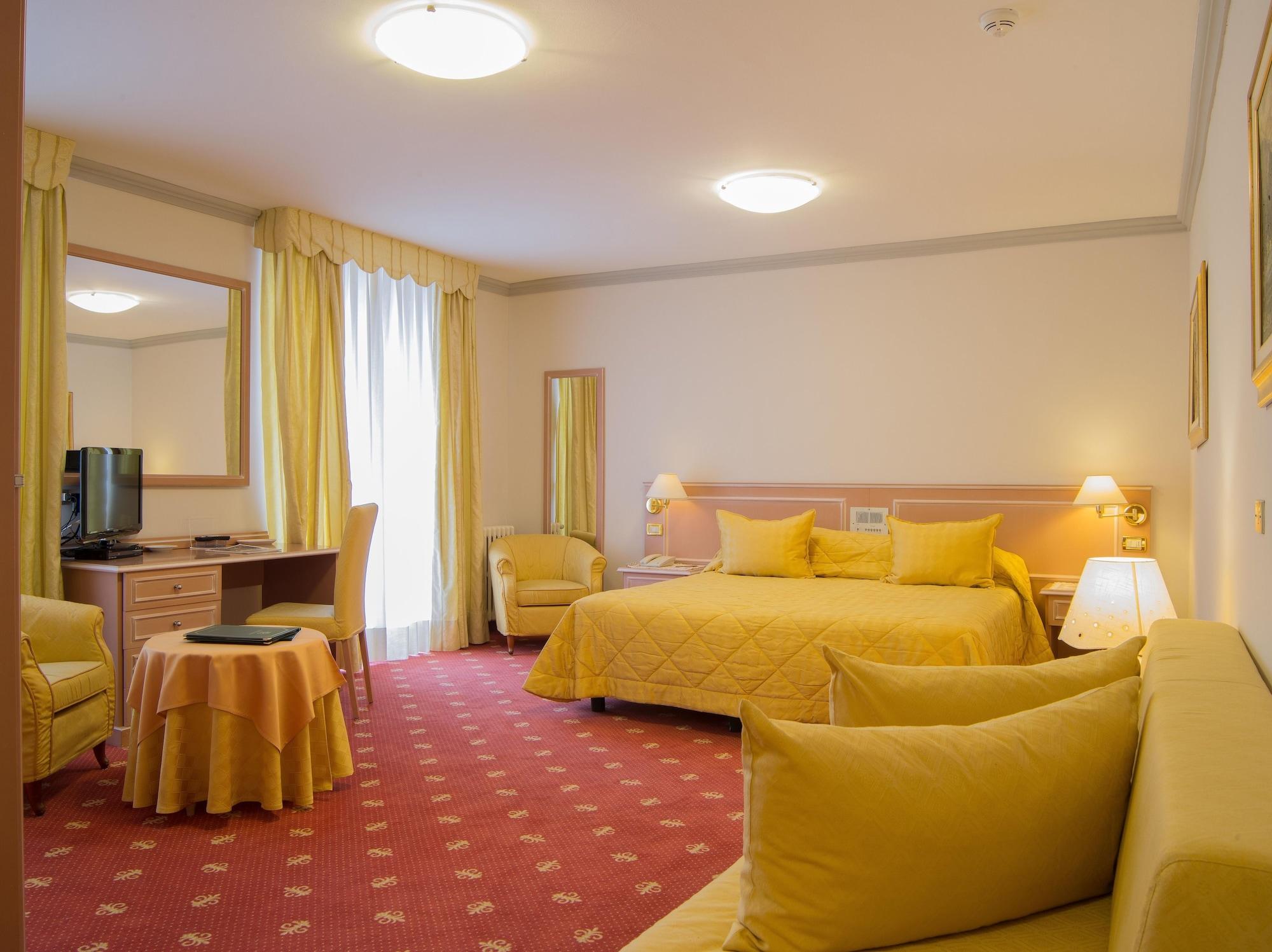 Hotel Miramonti มาดอนนาดีกัมปิโญ ภายนอก รูปภาพ