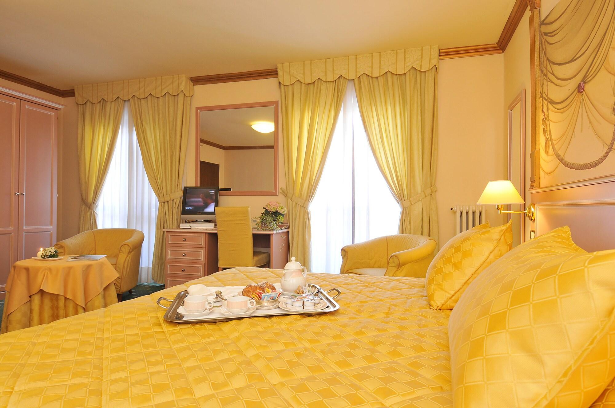 Hotel Miramonti มาดอนนาดีกัมปิโญ ภายนอก รูปภาพ