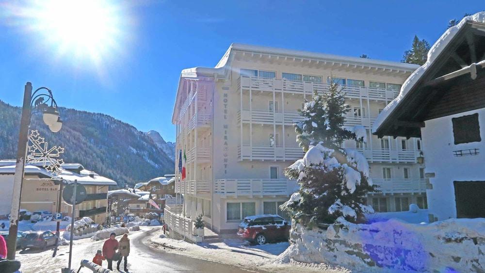 Hotel Miramonti มาดอนนาดีกัมปิโญ ภายนอก รูปภาพ
