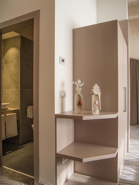 Hotel Miramonti มาดอนนาดีกัมปิโญ ภายนอก รูปภาพ