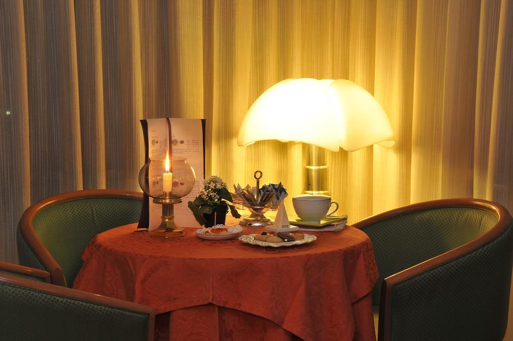 Hotel Miramonti มาดอนนาดีกัมปิโญ ภายนอก รูปภาพ